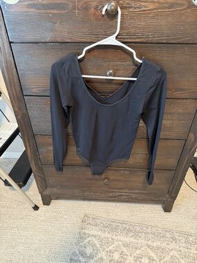 Yelete Black Long-Sleeve Scoop-Neck Bodysuit